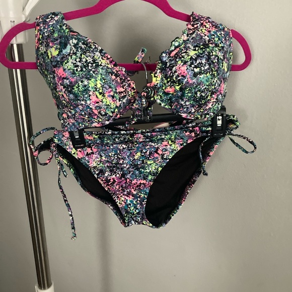 Two-Piece Bikini - Picture 2 of 4